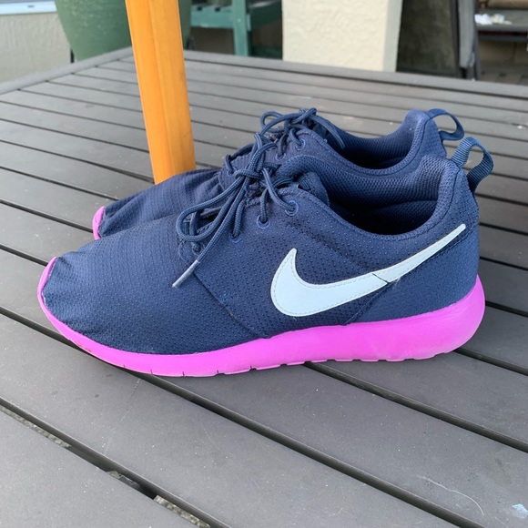 Interrupción Paleto Equipar Nike | Shoes | Nike Roshe One Gs Womens Shoe Blue And Purple 8 | Poshmark